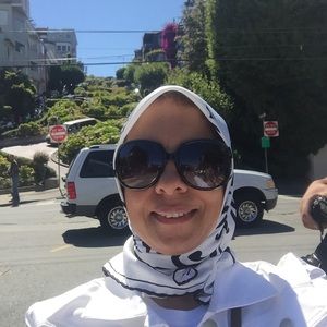 Meet your Posher, Fayha